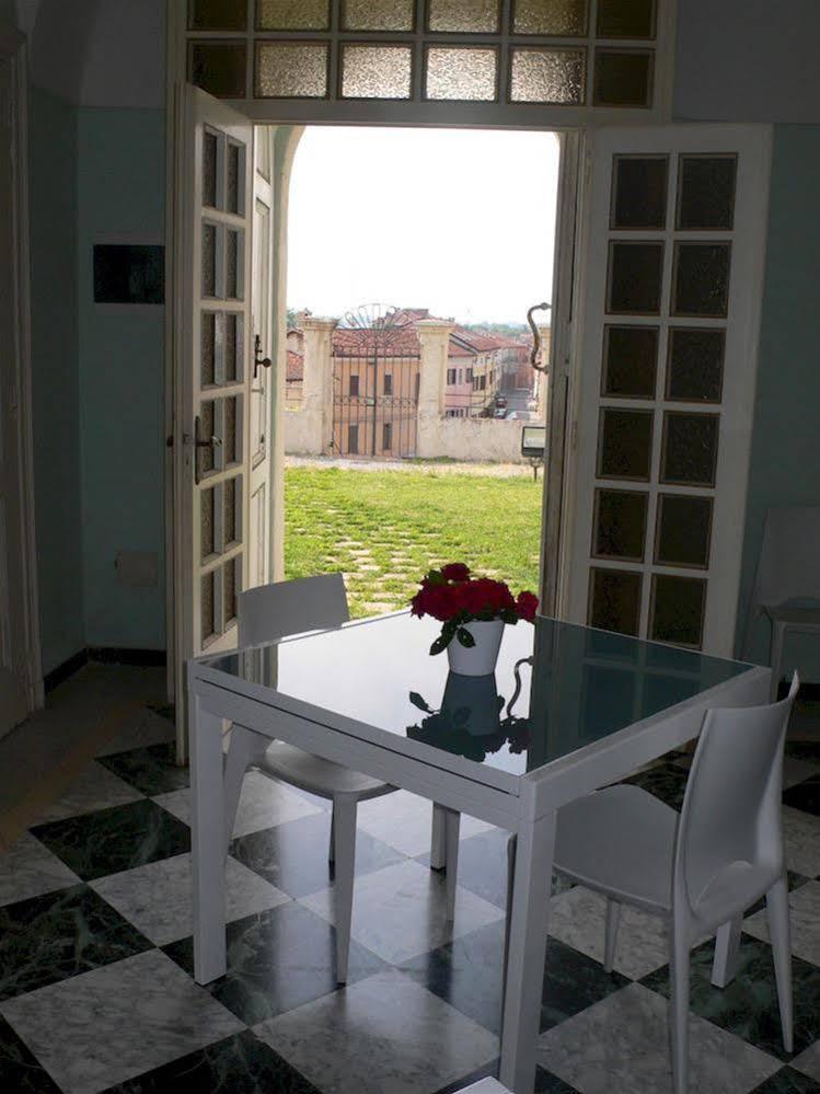 Bed and Breakfast Dimora Castello Dei Conti Trinità Exterior foto